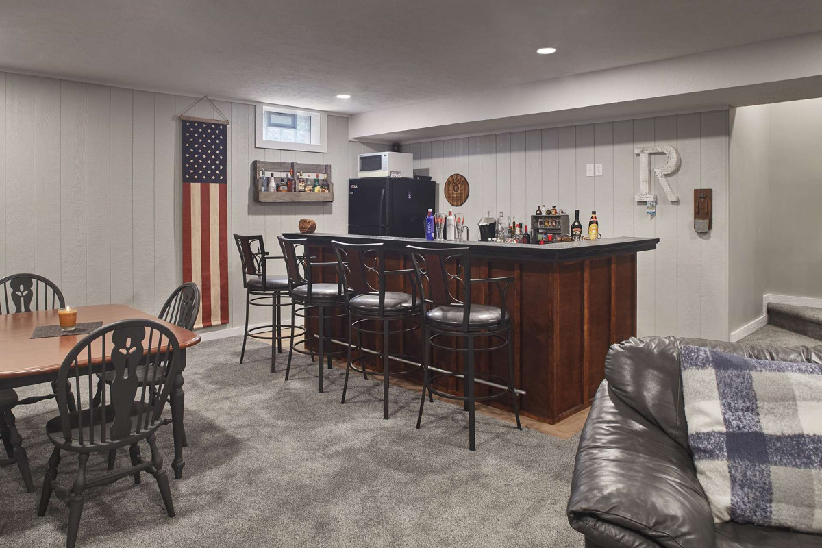 Custom Home Builder Basement Bar